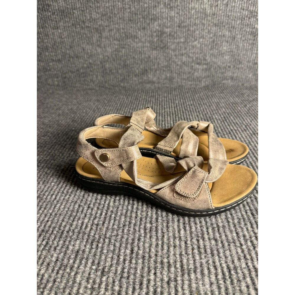 Clarks Collection Laurieann Bell Taupe Metallic Leather Sandals – Women's 7.5 M